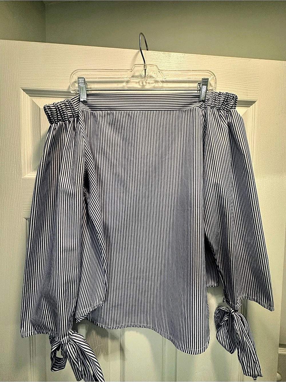 Celmia Striped Tie Sleeve Blouse in Blue & White Like New